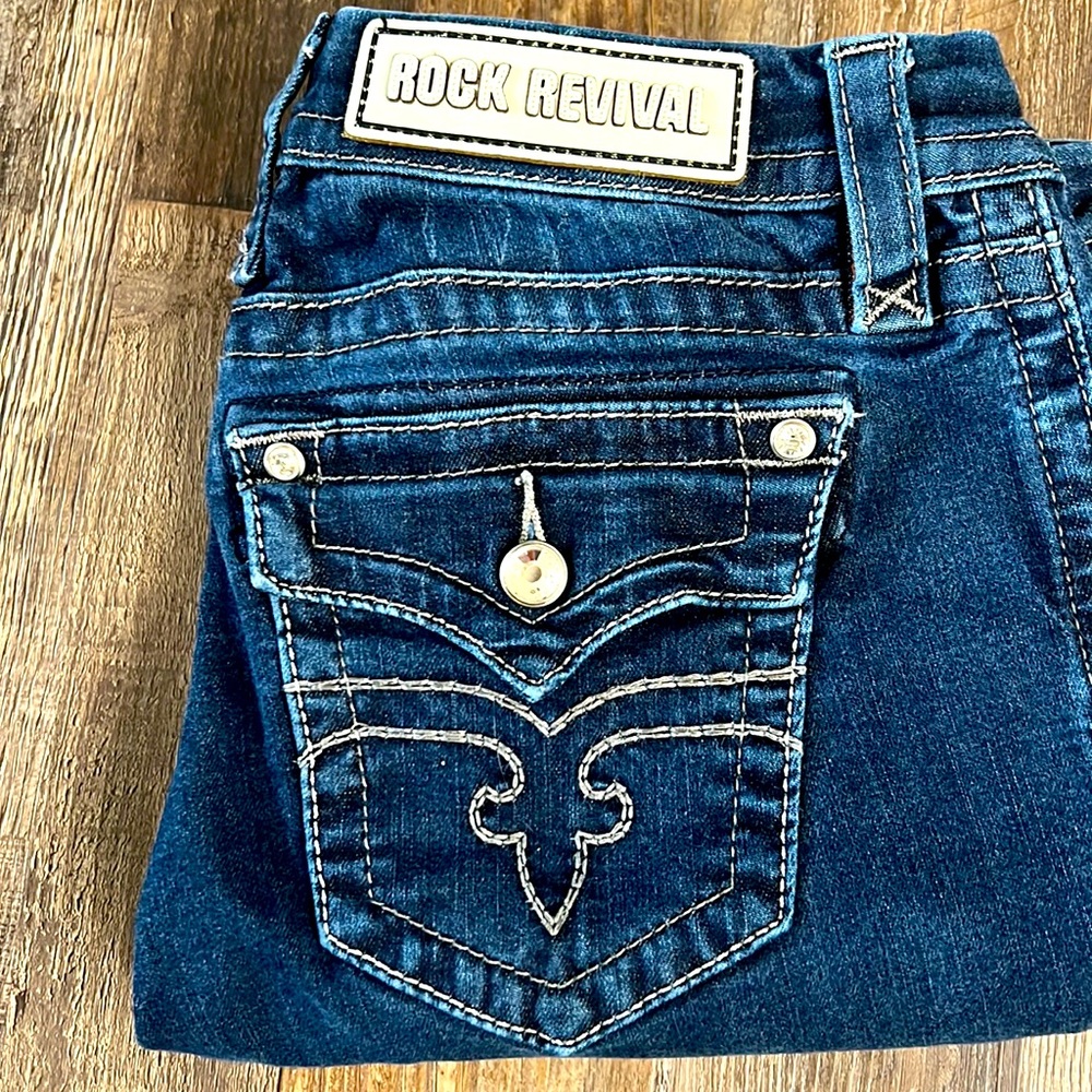 Rock Revival Jessica Curvy Mid Rise Jeans. Size 27